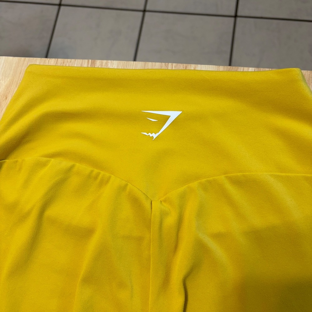 Gymshark Biker Shorts Womens Medium Yellow Excellent High Rise Scrunch Detail - Picture 6 of 6